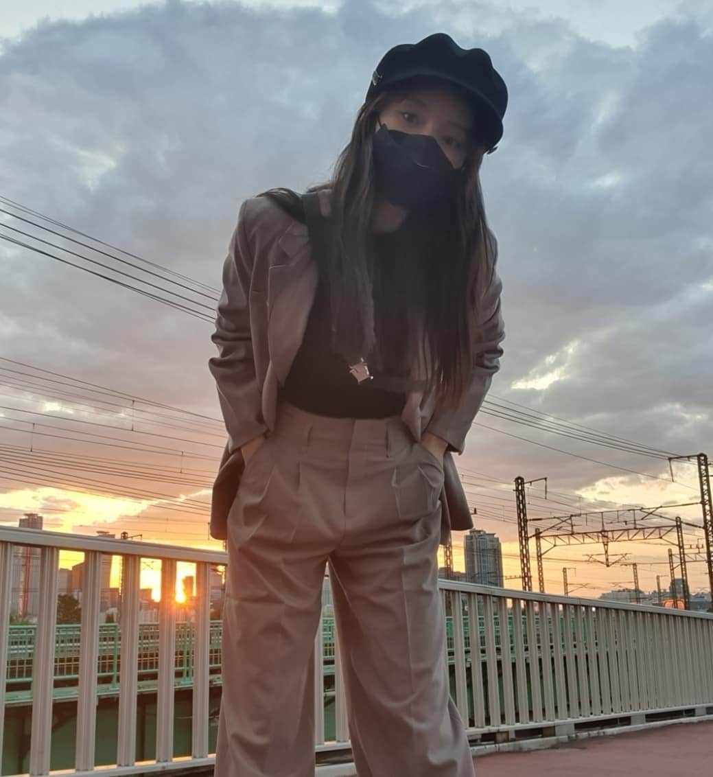 コ・ボギョルのインスタグラム：「안녕, 가을 ☀ #nofilter」