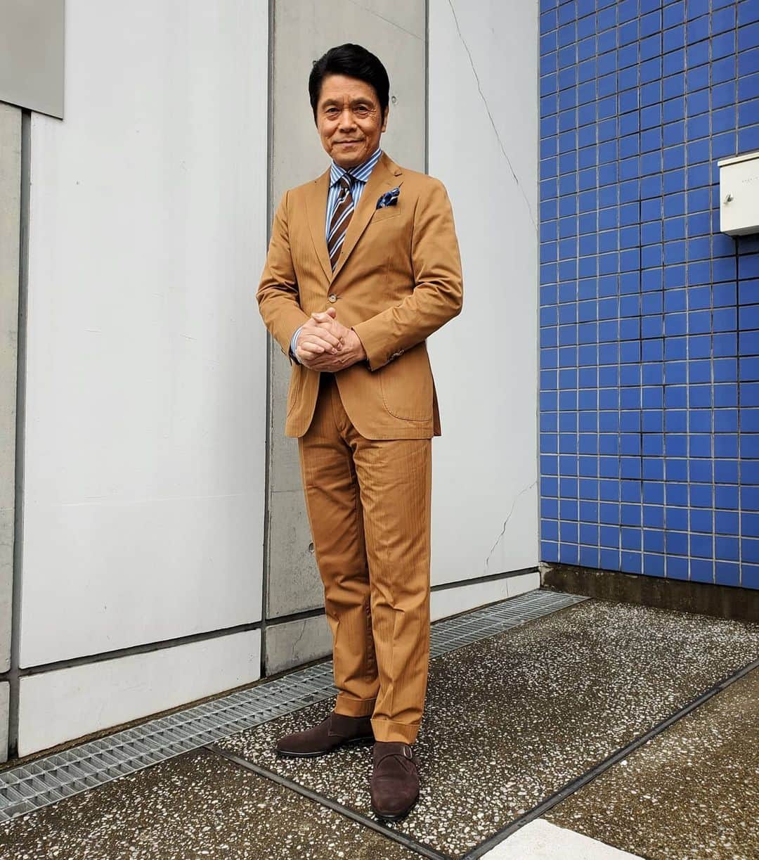 峰竜太のインスタグラム：「#アド街ック天国https://www.tv-tokyo.co.jp/adomachi/ https://www.tv-tokyo.co.jp/adomachi/smp/ #suit#lardini #shirt#yamatoyashirt  #tie#marinella #shoes#glannicampagna」