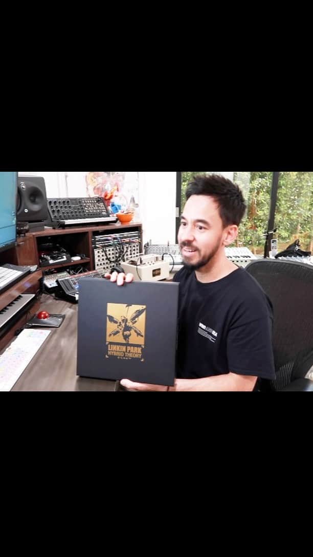 リンキン・パークのインスタグラム：「Mike got his Hybrid Theory 20th Anniversary Edition Super Deluxe Box Set a little early. #HybridTheory20 - Get yours at linkinpark.com」