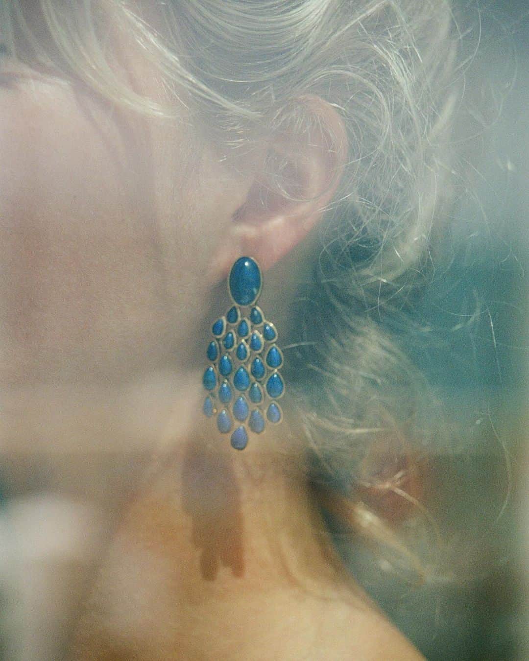 オーレリービダマンのインスタグラム：「Missing the blue of the sea #cherokee #aureliebidermann」