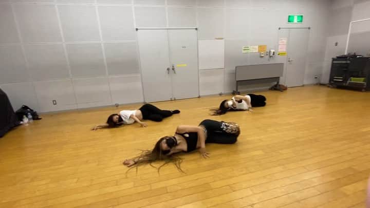 のインスタグラム：「_ . 9/21 Heels WS👠 choreo by @hikari.furuta . wiz @honami_imoon . Going down,down,down,down,down👄 . . #dance#dancer#dancevideo#heels #heelsdance#ruway#walk#walking #crashandburngirl#Robyn#japan#japanesegirls #sexy#feminine#iloveit#HIKARIfamily#ayanaoricci」