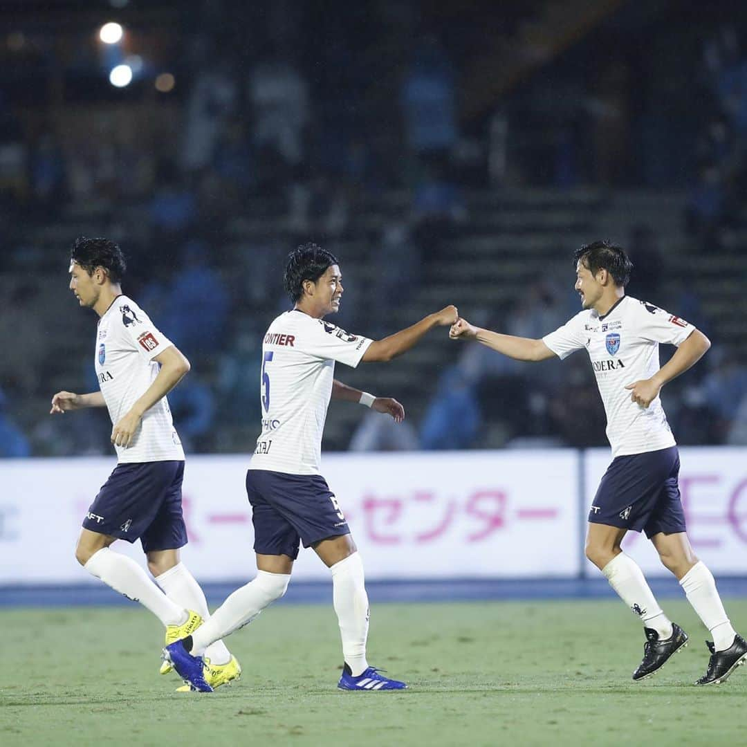 横浜FCさんのインスタグラム写真 - (横浜FCInstagram)「- 2020/9/23 vs KAWASAKI FRONTALE - #yokohamafc #横浜FC #RECORDTHEBLUE #JLEAGUE #三浦知良 #kazuyoshimiura  #中村俊輔 #shunsukenakamura  #松井大輔 @matsuidaisuke_official  @rokutan_13  @tatsuki_seko_6  @masakazu5tashiro  @kobayashi_yuki0718  @shichi_takaaki  @ks080119  @senumayuji_official  @yusukematsuo37」9月23日 23時05分 - yokohamafc_official