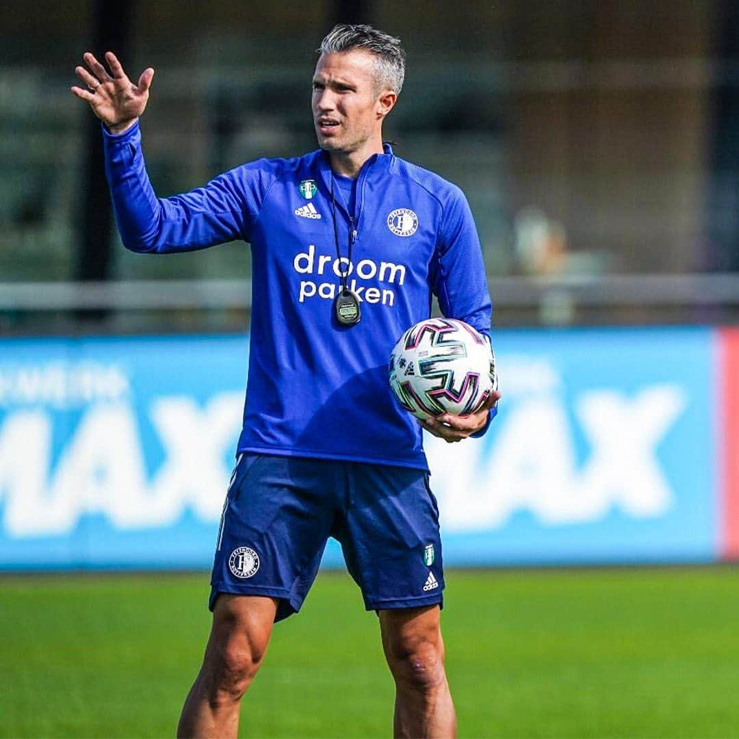 ロビン・ファン・ペルシのインスタグラム：「Another good session done @feyenoord ✅💪 Looking forward to see the boys back in action again on Sunday ⚽️!」