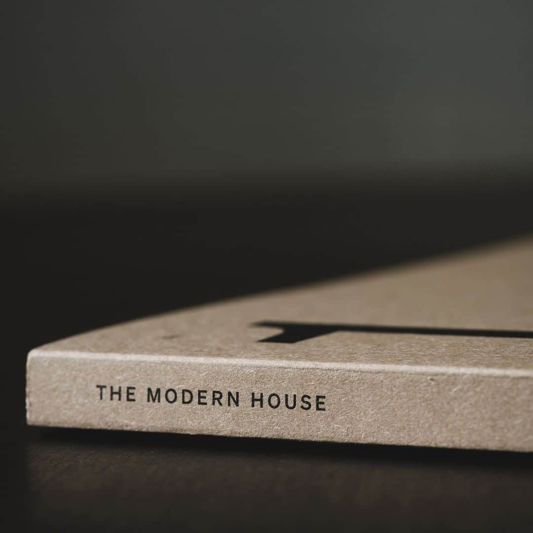 The Modern Houseさんのインスタグラム写真 - (The Modern HouseInstagram)「In case you missed it, we've moved into the world of print with the first edition of The Modern House magazine, our most comprehensive editorial offering to date. For those of you who've managed to get yourself a copy, we would love to hear what you thought in the comments. For anyone who's interested in buying a copy, there is a link in our bio to our newly-launched shop, where you can pick up the magazine, along with limited edition photography prints and our two published books. Head to our bio to see more.」9月23日 23時12分 - themodernhouse