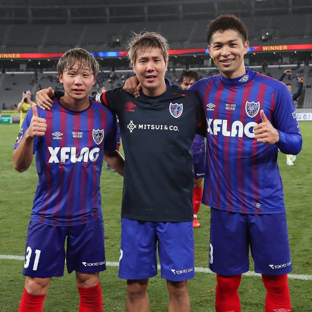 FC東京オフィシャルグッズさんのインスタグラム写真 - (FC東京オフィシャルグッズInstagram)「✊✊✊ 🔵🔴 #FULLTIME #TokyoCOsaka  2020明治安田生命J1リーグ第18節 #FC東京 2-0 #セレッソ大阪  後半のディエゴ＆アダのゴールで一気に突き放す!!✊✊✊🔵🔴  全員が最後まで戦い続け、ホームで完封勝利を掴み獲りました!!!!!🔵🔴 @fctokyoofficial  #STAYWITHTOKYO #FC東京 #fctokyo #tokyo」9月23日 23時21分 - fctokyoofficial