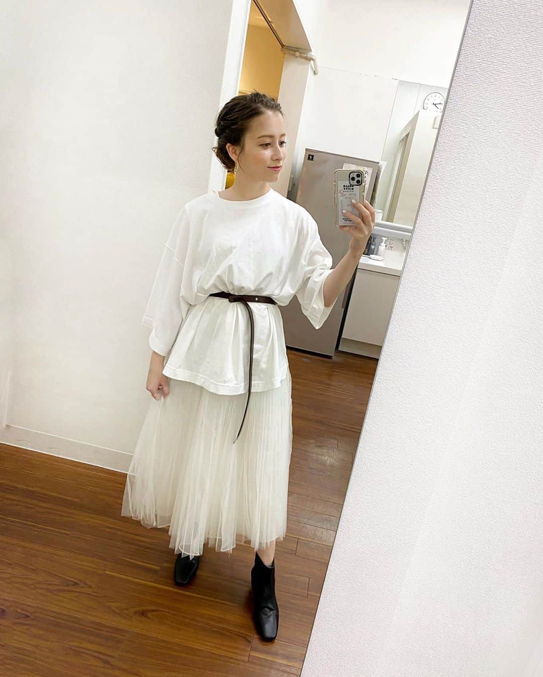 ドーキンズ英里奈のインスタグラム：「いまたまコーデ👗 ⠀ ⠀ 9月なのでブーツデビューです◎ ⠀ ⠀ dress,boots: @mite__official  belt: @converse_jp  ⠀ ⠀ ⠀ #いまたま#テレ玉#mite_official  #mite#ミテガール #白コーデ#ブーツ #157cmコーデ」