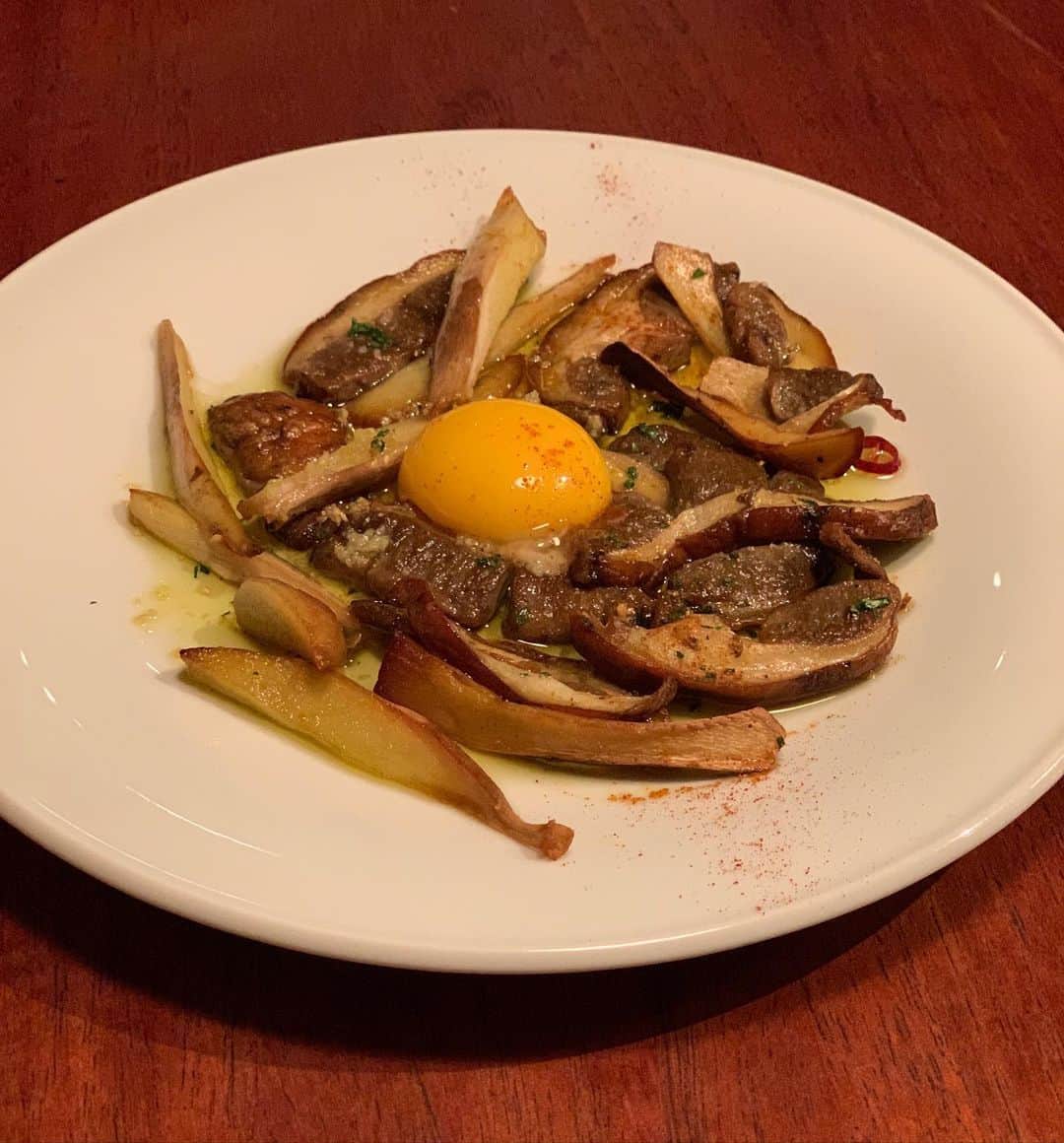 駒田奈美さんのインスタグラム写真 - (駒田奈美Instagram)「・ ・ ・ 『スペイン料理』 ・ ・ 友達とスペイン料理を食べに♪ ・ ・ 素材にこだわったお料理〜 ・ ⭐︎天然活〆真鯛のカルパチョと 有機野菜のサラダ ⭐︎白イカのフリット ⭐︎フレッシュポルチーニ茸のプランチャ ⭐︎真蛸の炊き込みご飯 ・ ビオワインと共に♡ ・ ・ 美味しくいただきました^ ^ ・ ・ ・ #駒田奈美#オスカープロモーション#アラフィフ#スペイン料理#スペイン#ワイン#友達#ご飯#新宿サウダージ#隠れ家レストラン」9月23日 23時25分 - nami.komada