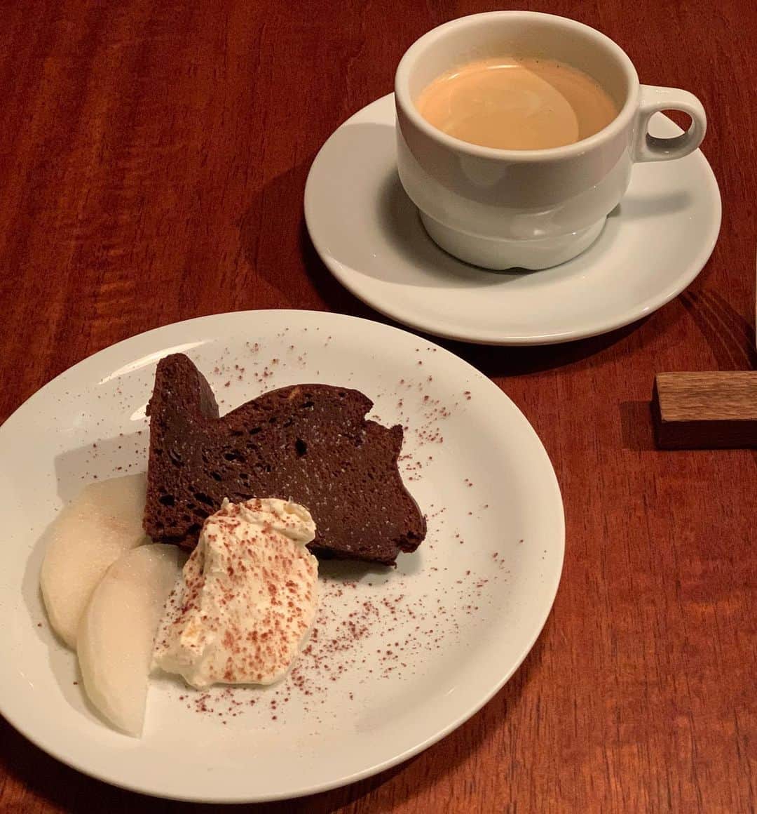 駒田奈美さんのインスタグラム写真 - (駒田奈美Instagram)「・ ・ ・ 『スペイン料理』 ・ ・ 友達とスペイン料理を食べに♪ ・ ・ 素材にこだわったお料理〜 ・ ⭐︎天然活〆真鯛のカルパチョと 有機野菜のサラダ ⭐︎白イカのフリット ⭐︎フレッシュポルチーニ茸のプランチャ ⭐︎真蛸の炊き込みご飯 ・ ビオワインと共に♡ ・ ・ 美味しくいただきました^ ^ ・ ・ ・ #駒田奈美#オスカープロモーション#アラフィフ#スペイン料理#スペイン#ワイン#友達#ご飯#新宿サウダージ#隠れ家レストラン」9月23日 23時25分 - nami.komada