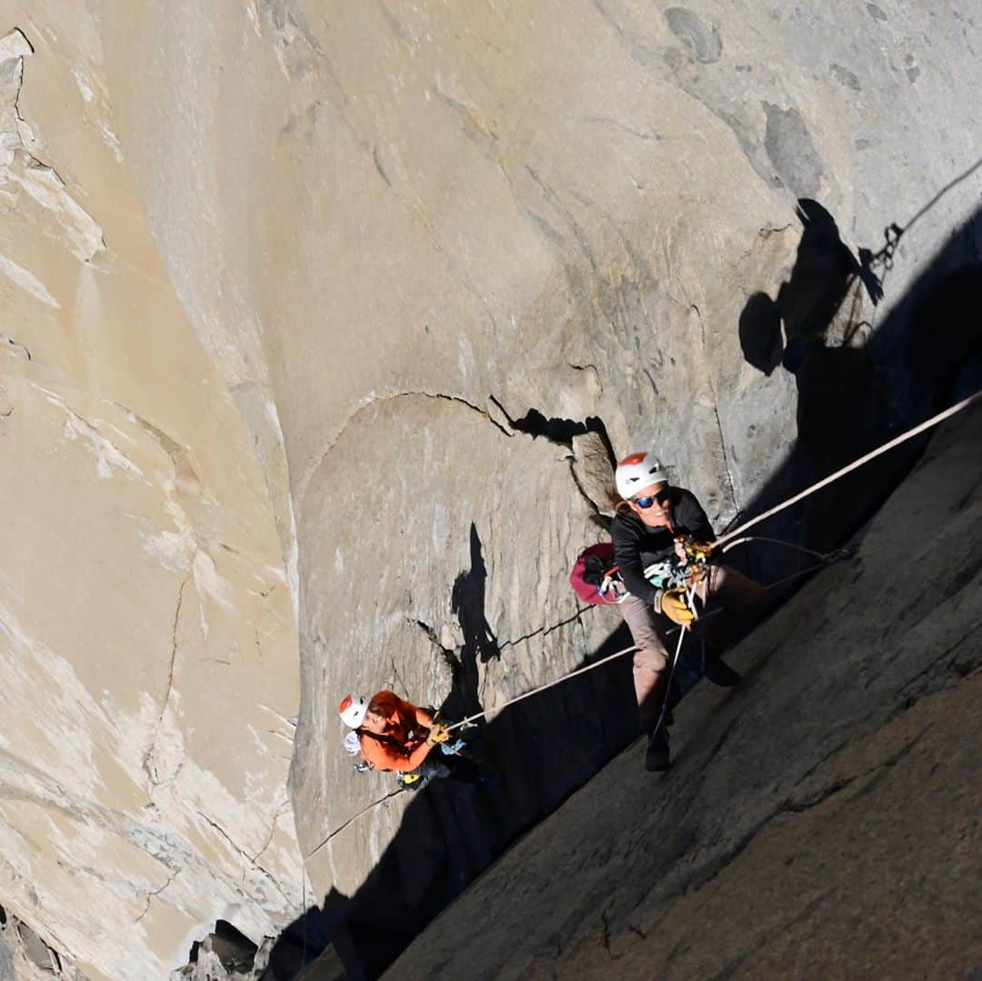 ニナ・カプレツさんのインスタグラム写真 - (ニナ・カプレツInstagram)「For the last 4 years in a row, I spent that time a year in Yosemite. I have to admit that this year I’m very happy to be here in Europe. I learned what I needed to learn from those experiences on the big stone and it made me grow so much. I’m excited that Vladimir Cellier (Silbergeier) and @bliptzin are fully working on the Nose film, a two year long project. Big thought to my partner of crime @_linacolina_ and all the people being in the US during this particular time.  📸 @bliptzin and @jeffrruiz   #noseproject #yosemitenationalpark  @petzl_official @arcteryx」9月23日 23時25分 - ninacaprez