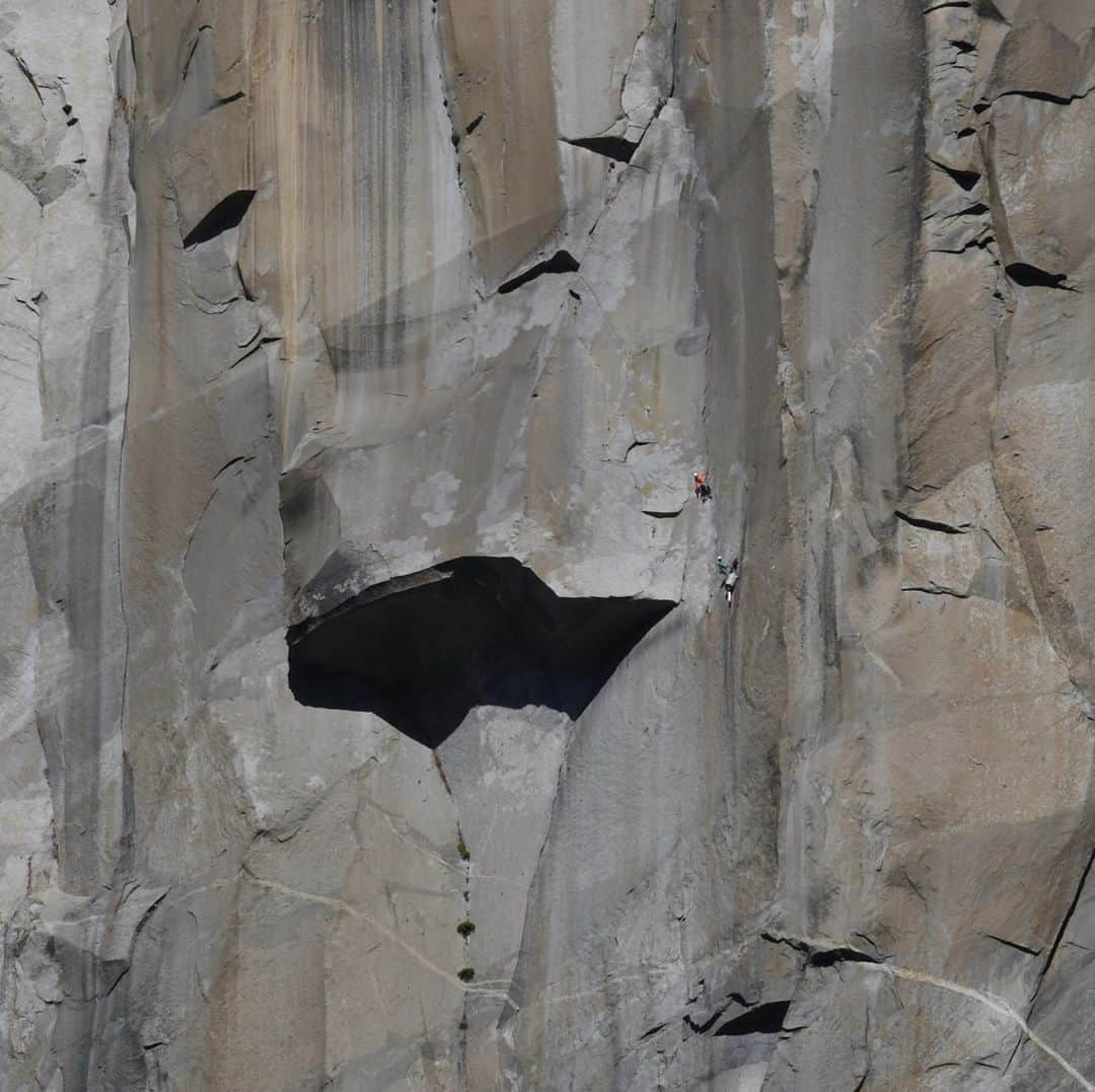 ニナ・カプレツさんのインスタグラム写真 - (ニナ・カプレツInstagram)「For the last 4 years in a row, I spent that time a year in Yosemite. I have to admit that this year I’m very happy to be here in Europe. I learned what I needed to learn from those experiences on the big stone and it made me grow so much. I’m excited that Vladimir Cellier (Silbergeier) and @bliptzin are fully working on the Nose film, a two year long project. Big thought to my partner of crime @_linacolina_ and all the people being in the US during this particular time.  📸 @bliptzin and @jeffrruiz   #noseproject #yosemitenationalpark  @petzl_official @arcteryx」9月23日 23時25分 - ninacaprez