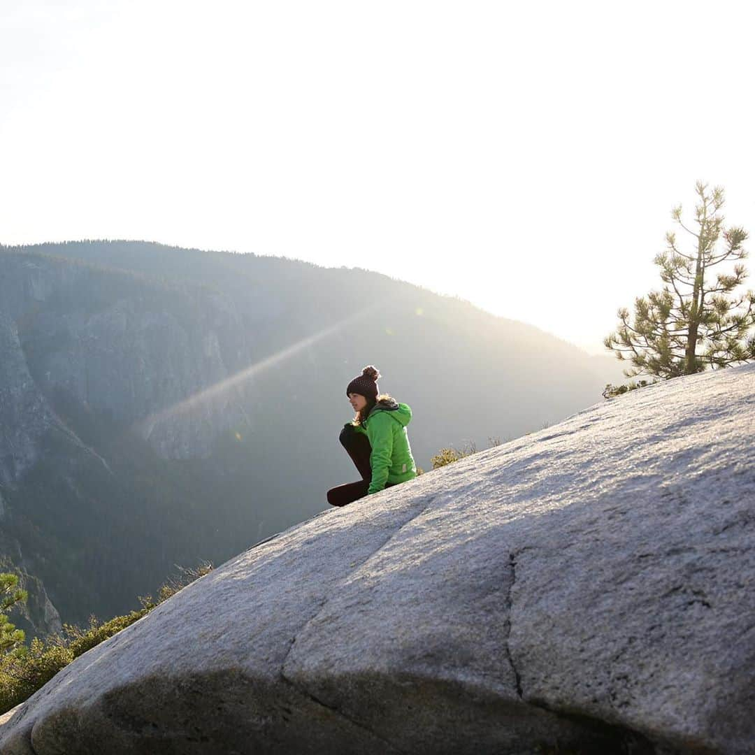 ニナ・カプレツさんのインスタグラム写真 - (ニナ・カプレツInstagram)「For the last 4 years in a row, I spent that time a year in Yosemite. I have to admit that this year I’m very happy to be here in Europe. I learned what I needed to learn from those experiences on the big stone and it made me grow so much. I’m excited that Vladimir Cellier (Silbergeier) and @bliptzin are fully working on the Nose film, a two year long project. Big thought to my partner of crime @_linacolina_ and all the people being in the US during this particular time.  📸 @bliptzin and @jeffrruiz   #noseproject #yosemitenationalpark  @petzl_official @arcteryx」9月23日 23時25分 - ninacaprez