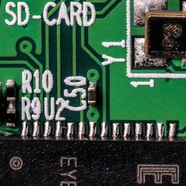 Sigma Corp Of America（シグマ）さんのインスタグラム写真 - (Sigma Corp Of America（シグマ）Instagram)「Reveal the tiniest details of everyday objects -- like old memory cards that have seen better days -- with a macro lens mounted to your camera!  With a couple cheap LED lights and a 70mm F2.8 DG Macro Art, SIGMA Ambassador @jim_koepnick found that the innards of common electronics make for interesting visuals.  What ordinary things do you have lying around your home that take on a new appearance when you get realllllly up close?  #sigmaphoto #SIGMA #macrophotography #macro #closeup #closeupphotography」9月23日 23時26分 - sigmaphoto
