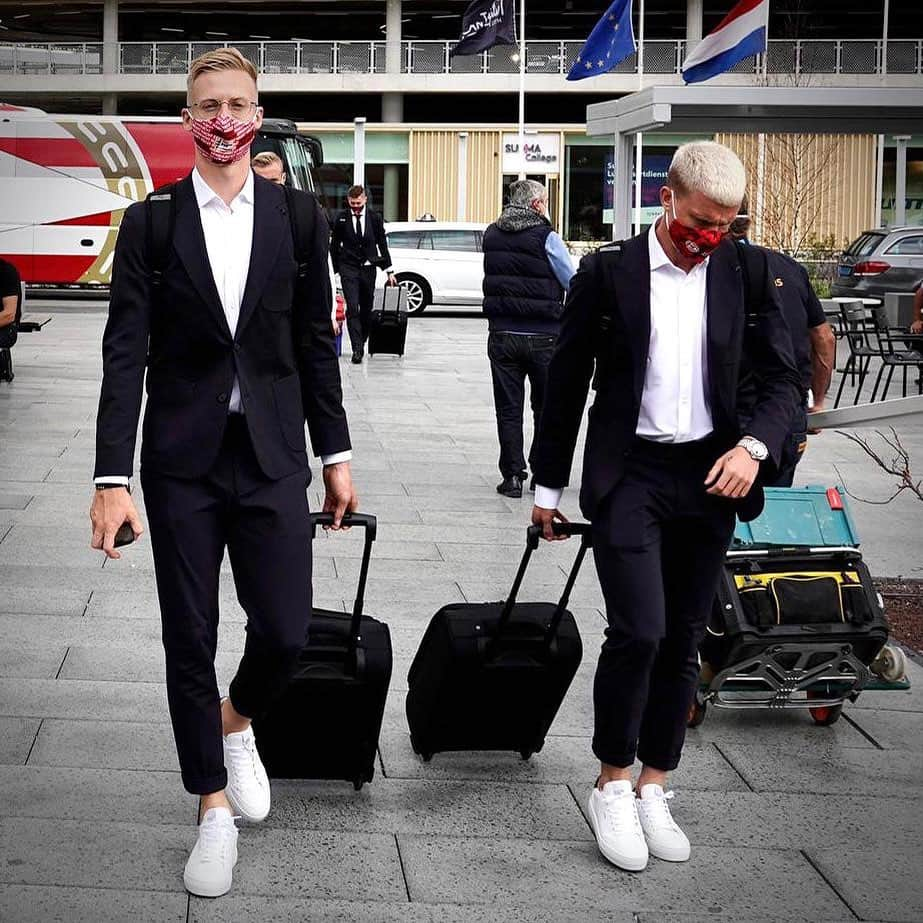 ティモ・バウムガルトルさんのインスタグラム写真 - (ティモ・バウムガルトルInstagram)「On our way to Slovenia ✈️ @europaleague  ⠀⠀⠀⠀⠀⠀⠀⠀⠀⠀⠀ #baumgartl5 #believeinyourself #psveindhoven」9月23日 23時29分 - timo_baumgartl