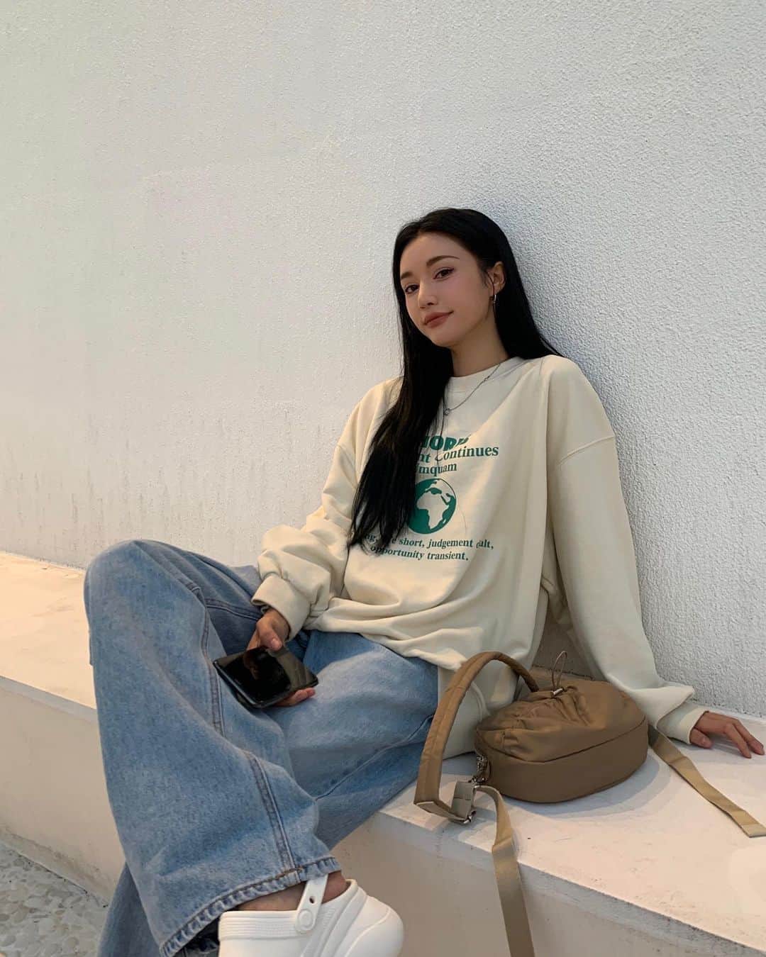 パク・ソラのインスタグラム：「오늘 쉽지않쿤....😂」