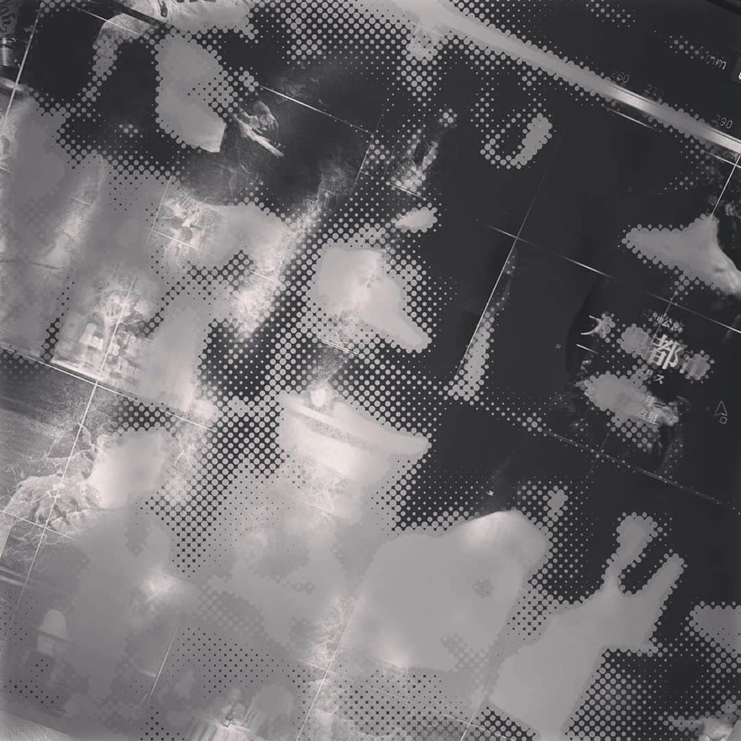 森永理科のインスタグラム：「パンフレットを作ってます〜 今日は4ページ進めると誓う。」