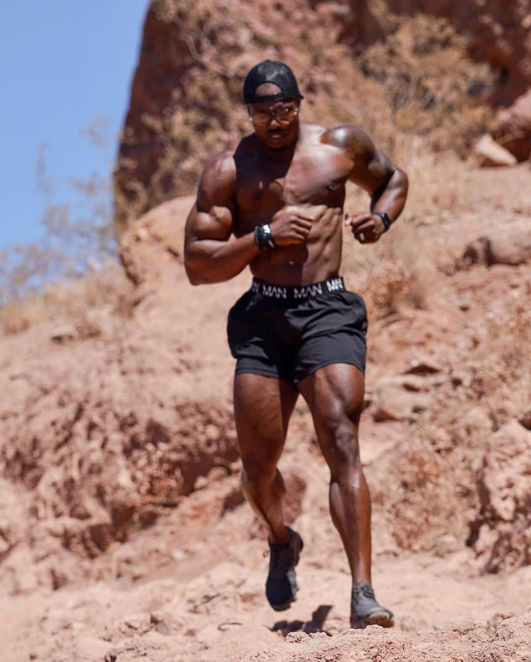 Simeon Pandaさんのインスタグラム写真 - (Simeon PandaInstagram)「Chill. Sun. Hill. Run. Still @boohoomanofficial ⁣ ⁣ #simeonpanda #boohooman #mensfashion #menstyle #menstyleguide #mensstyle #mensshoes #mens #menswear #la #losangeles #malemodel #model #fashion #style #swag #drip」9月23日 23時47分 - simeonpanda