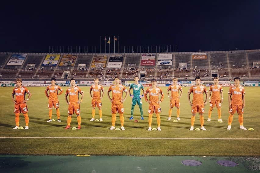 愛媛FCさんのインスタグラム写真 - (愛媛FCInstagram)「Today's match result🍊 愛媛 0-0 新潟 DRAW👊😞  次節は、すぐ！ 🗓9/26（土）19：00 🏟#ニンジニアスタジアム 🆚#ツエーゲン金沢  One today is worth two tomorrow.  引き継ぎご声援を宜しくお願い致します🍊  #dazn  #Jリーグ #明治安田生命j2リーグ  #ehimefc  #愛媛fc」9月24日 0時03分 - ehimefc12