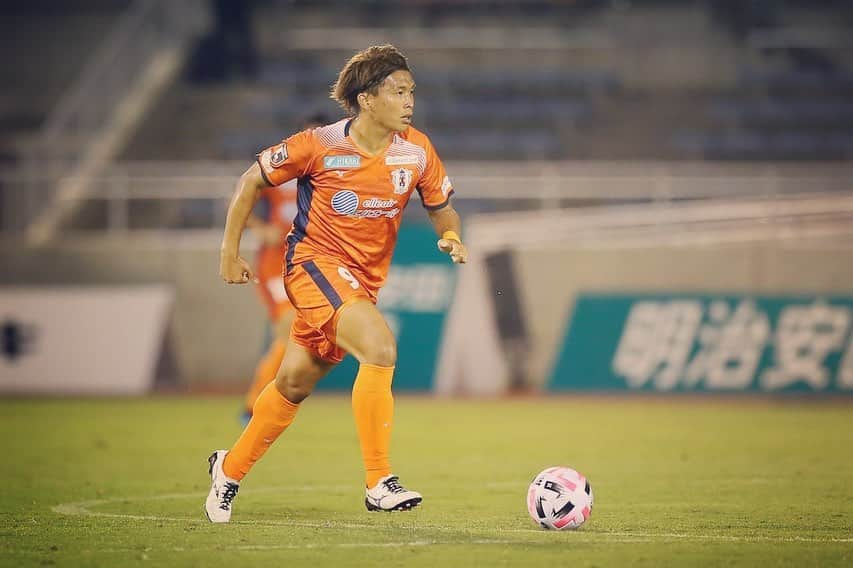 愛媛FCさんのインスタグラム写真 - (愛媛FCInstagram)「Today's match result🍊 愛媛 0-0 新潟 DRAW👊😞  次節は、すぐ！ 🗓9/26（土）19：00 🏟#ニンジニアスタジアム 🆚#ツエーゲン金沢  One today is worth two tomorrow.  引き継ぎご声援を宜しくお願い致します🍊  #dazn  #Jリーグ #明治安田生命j2リーグ  #ehimefc  #愛媛fc」9月24日 0時03分 - ehimefc12