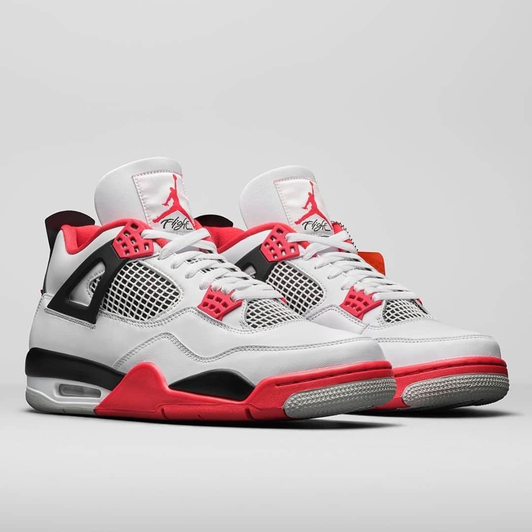 Sneaker Newsさんのインスタグラム写真 - (Sneaker NewsInstagram)「@jumpman23 has unveiled its Holiday 2020 footwear collection, headlined by the Air Jordan IV Retro OG "Fire Red". Hit the link in our bio to see official images of this upcoming November release.」9月24日 0時03分 - sneakernews