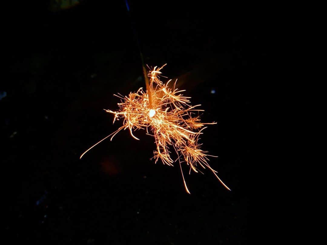 小林玲のインスタグラム：「🎇」