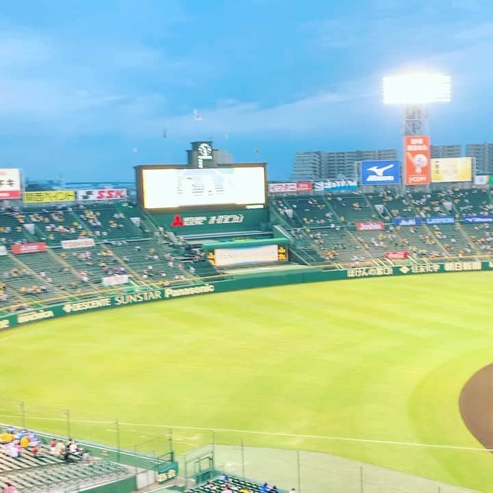 のインスタグラム：「ロイヤルスイートでの観戦 最悪のゲームでした！」