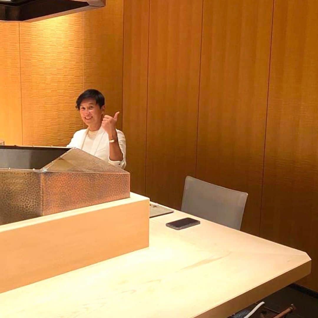 戸賀敬城のインスタグラム：「「水簾」で天ぷらからの、 ザ・キャピトルホテル東急にstayしておりました。 この夏、どこも行けなかったからね。 歩いてもいける、一番行きたかったホテル。 いい連休最終日になりました。  https://ameblo.jp/togablo/entry-12626881898.html  #ザ・キャピトルホテル東急 #キャピトルホテル東急  #水簾  #天ぷら #thecapitolhoteltokyu  #capitolhotel  #capitolhoteltokyu  #tempura  #togacci  #hirokunitoga  #戸賀敬城  #トガッチ  #メタバリアプレミアムex」