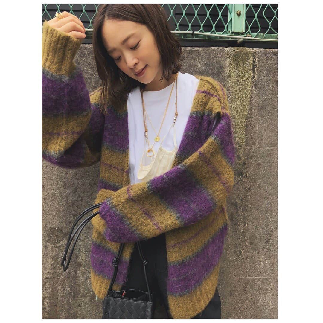 野尻美穂のインスタグラム：「涼しいからTシャツにモヘヤ着てみた😌 柔らかくてかわいくて好き🐰 あぁ顔も痩せたい🙄💭  #perverze #uniqlou #mohair #秋支度」