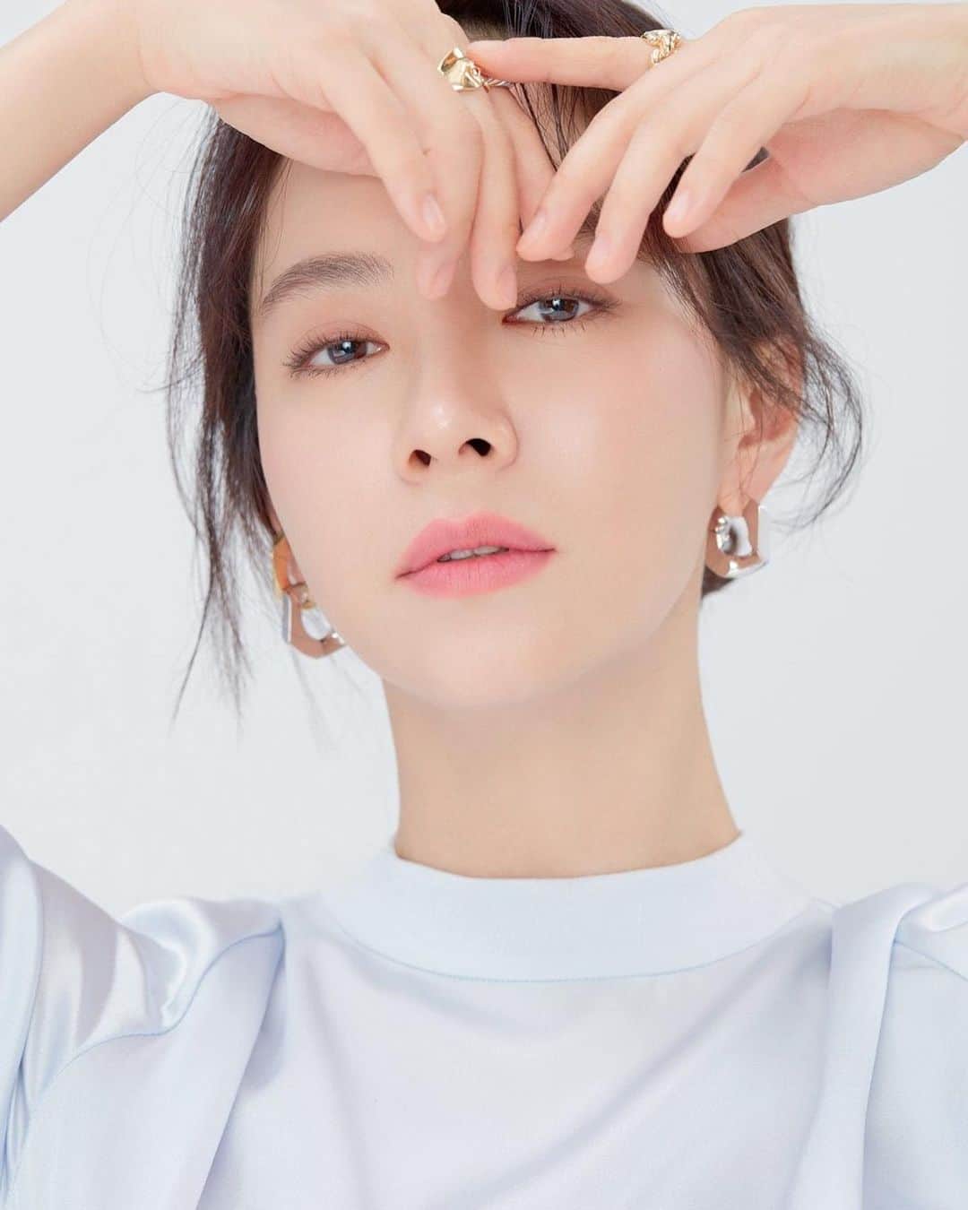 ソン・ジヒョのインスタグラム：「Creative Group ING website updated #SongJiHyo」