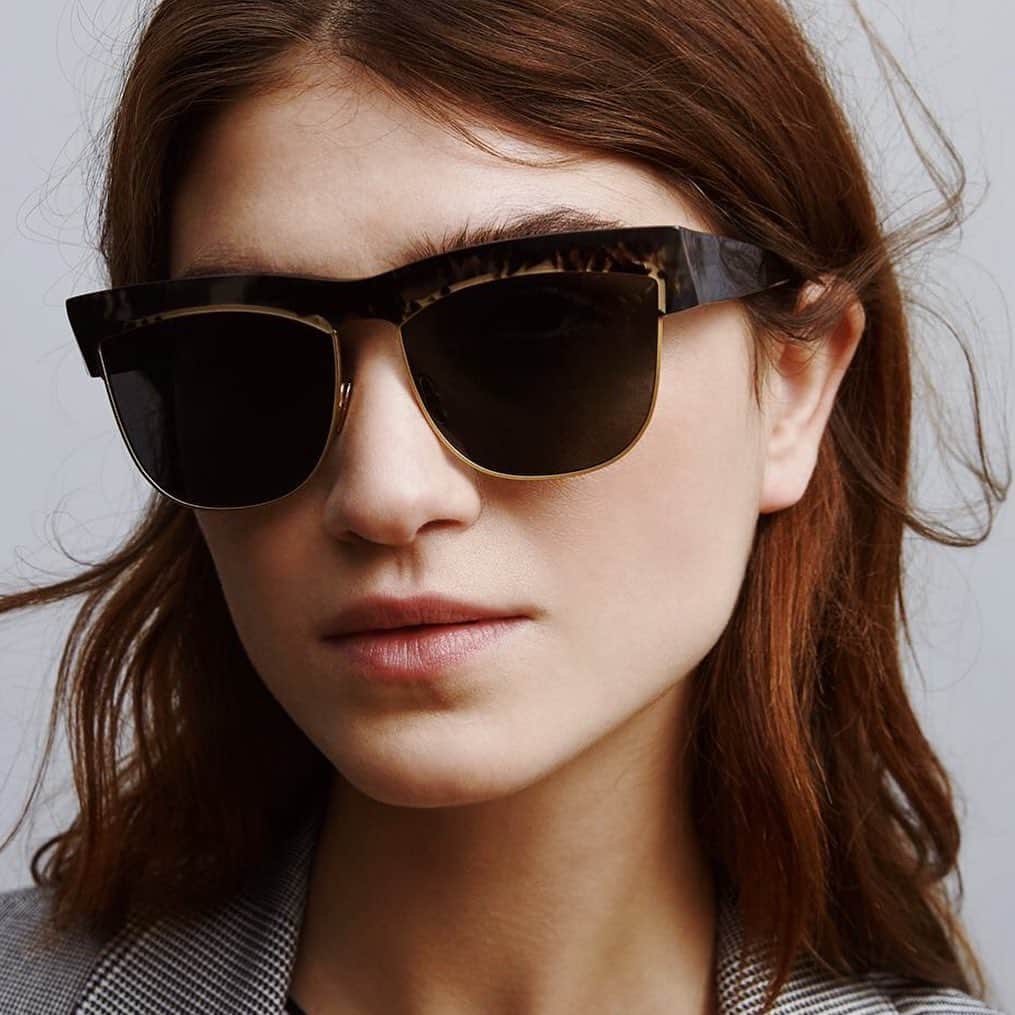 Meganさんのインスタグラム写真 - (MeganInstagram)「Zanzan MODOTTI sunglasses 〰 a combination of acetate and metal. Handmade in Italy in limited editions 🕶  . . . . #サングラス #선글라스 #lunettes #occhiali #sunglasses #eyewear #handmadeinitaly #slowfashion #buybetterbuyless #zanzaneyewear」9月23日 15時56分 - zanzan_domus