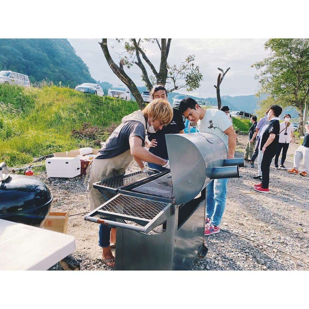 紗栄子さんのインスタグラム写真 - (紗栄子Instagram)「この後17時から球磨村のランドアースにて焼肉、ラーメン、おにぎり、スイーツの提供を致します🍜🍙！ 支援物資もありますので、必要なかたは是非お立ち寄りください😊！  〒869-6401 熊本県球磨郡球磨村大字渡乙 村 1379-1  #熊本#球磨村#炊き出し#支援物資」9月23日 16時09分 - saekoofficial