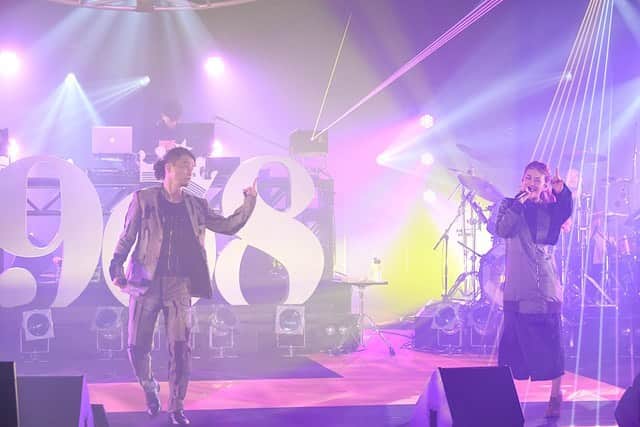 SONOMIのインスタグラム：「アーカイブ放送も終わってしまいましたね。 一瞬一瞬を脳内で処理するのが大変な位スペシャル過ぎて、 没頭して駆け抜けた #908fes ‼️大好きなアーティストさん達のコーラスという 本当に貴重な体験をさせていただいたりと あっという間に終わってしまい寂しさ？余韻？なかなか抜けませんでした。 BDお祝いして下さった皆様もありがとうございました‼️」