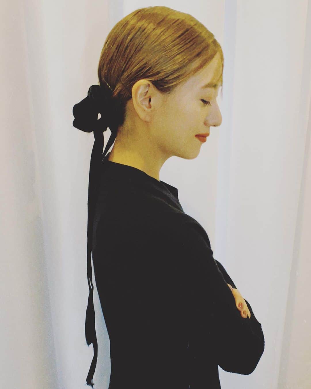 のインスタグラム：「黒い服に赤リップ、リボンと、﻿ 大好きがいっぱい❤︎﻿ ﻿ @rei_fukuoka ﻿ #love ﻿」
