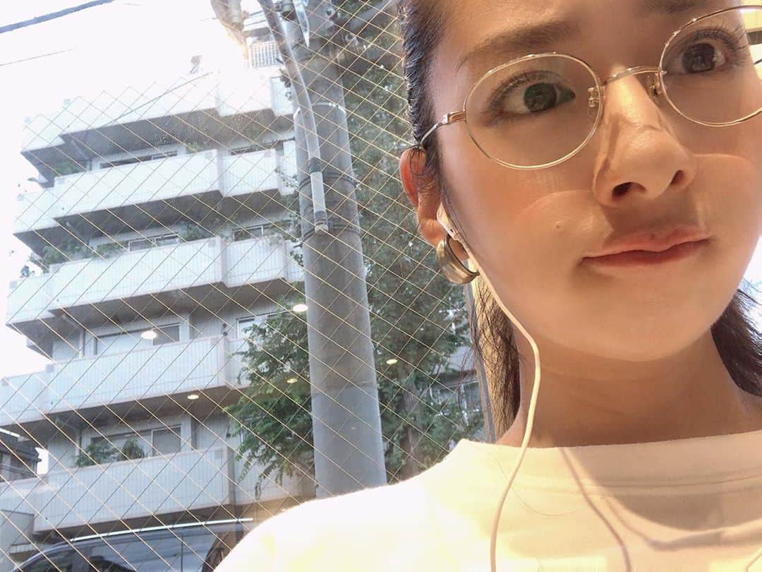 中田あすみのインスタグラム：「Youtube動画編集、難航中😂💻 全然終わりが見えない…！！ アップがだいぶ遅くなってすみません😨  #難航中の顔 #カフェでやると少し捗るの不思議 #次の予定までの1時間頑張る #基本ビール系の動画やってます #ご興味ある方はぜひ」