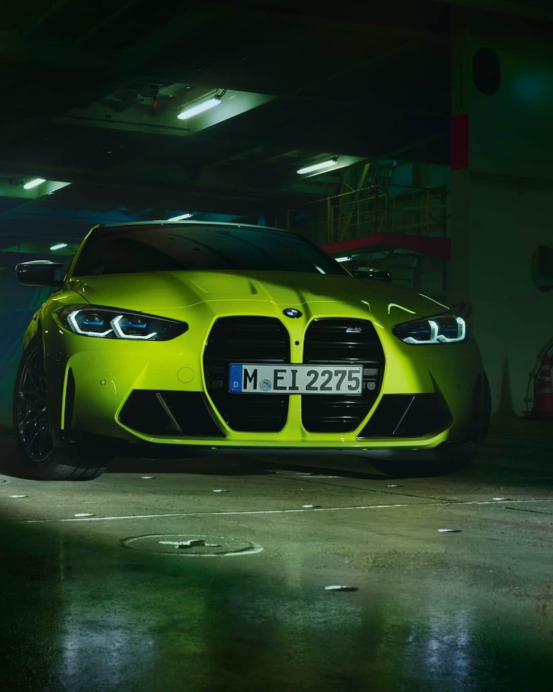 BMWのインスタグラム：「Face the new face of sporting thrill.  The all-new BMW M4 Competition Coupé.  #TheM4 #BMW #M4 #BMWM @BMWM __ BMW M4 Competition Coupé: Fuel consumption in l/100 km (combined): 10.2. CO2 emissions in g/km (combined): 234.* Further information: www.bmw.com/disclaimer.  	 Acceleration (0-100 km/h): 3.9 s. Power: 375 kW, 510 hp, 650 Nm. Top speed (limited): 250 km/h (with optional M Drivers Package: 290 km/h).  	 * All performance, fuel consumption and emissions figures are provisional.」