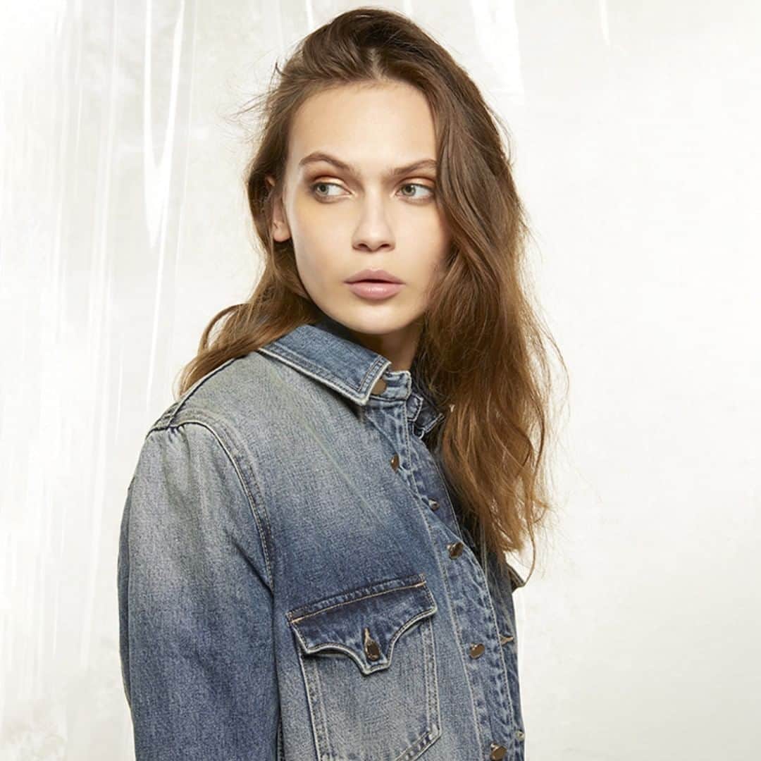 メットのインスタグラム：「When in doubt, wear denim.   #FW2021Collection #DenimSelection #DenimQuality #DenimLovers」