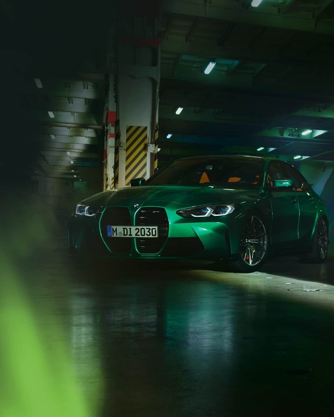 BMWさんのインスタグラム写真 - (BMWInstagram)「Thrilled to show off the power inside, in the most expressive way possible. Welcoming the all-new BMW M3 Sedan.  #TheM3 #BMW #M3 #BMWM @bmwm  __ BMW M3 Sedan: Fuel consumption in l/100 km (combined): 10.8. CO2 emissions in g/km (combined): 248.* Further information: www.bmw.com/disclaimer.  	 Acceleration (0-100 km/h): 4.2 s. Power: 353 kW, 480 hp, 550 Nm. Top speed (limited): 250 km/h (with optional M Drivers Package: 290 km/h).  	 * All performance, fuel consumption and emissions figures are provisional.」9月23日 17時10分 - bmw