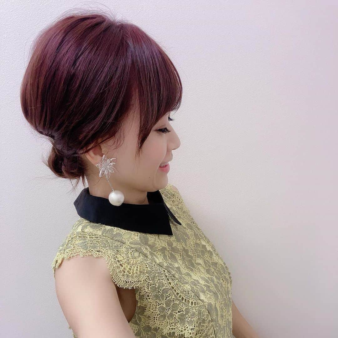 岡部玲子さんのインスタグラム写真 - (岡部玲子Instagram)「本日の衣装とヘアアレンジ☺️  このワンピース、ウエストの位置が高くて好き👍  #岡部玲子 #タレント　#レポーター　#アナウンサー　#キャスター　#女子アナ　#衣装　#レースワンピース　#dress #hairarrange」9月23日 17時25分 - reiko_okabe