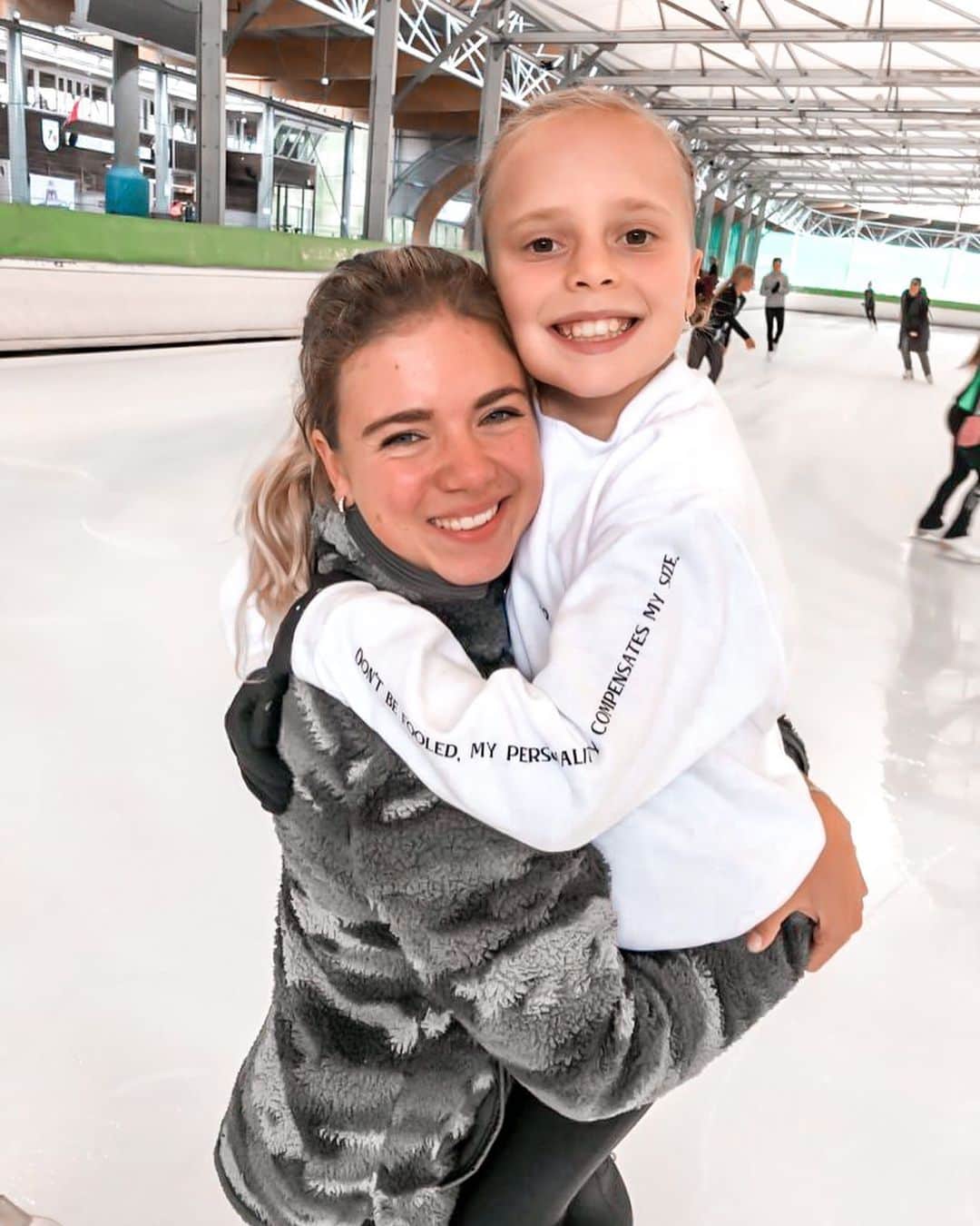 のインスタグラム：「So grateful to be able to teach all these incredible athletes. Watching them work hard, fight for what they want, their dreams and their goals. See them improve every day is one of the greatest feelings in the world.   Happy Birthday to my girl💜💜」