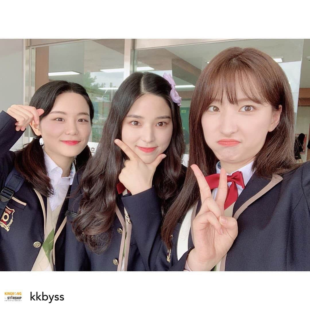 宇宙少女さんのインスタグラム写真 - (宇宙少女Instagram)「[#WJSN] Posted • @kkbyss ⭐서프라이즈⭐ '달콤하지만 고된 나의 사춘기' 웹드라마 <달고나> 촬영 현장 속 은서 씨의 영상과 셀카 도착 ‼ <달고나>에서 친구로 등장하는 배우들과의 '찐친 케미'에 본방 기대감 UP! 👍 오늘(23일, 수) 저녁 6시 방송되는 3회 방송은 유튜브 채널 '감성클릭'과 '네이버TV'에서 확인할 수 있습니다 😆 @wjsn_cosmic - #은서 #EunSeo #웹드라마 #달고나 #송미나 #달콤하지만 #고된 #나의사춘기 #하이틴성장로맨스 #오늘도 #본방사수 #🧁 #❣」9月23日 17時36分 - wjsn_cosmic