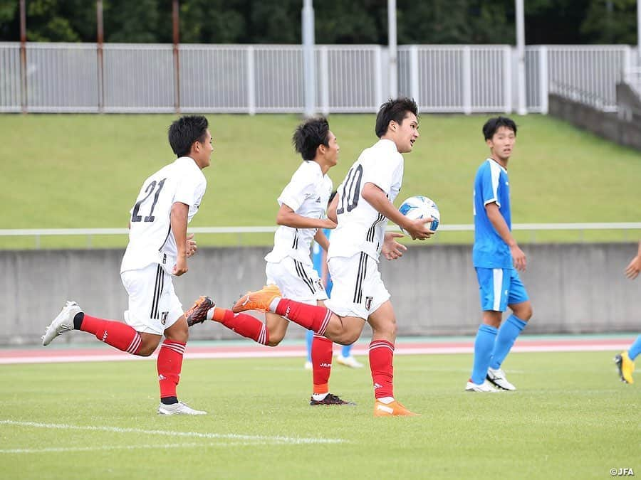 日本サッカー協会さんのインスタグラム写真 - (日本サッカー協会Instagram)「【MATCH PHOTO】2020 #SBSカップ ドリームユースサッカー 3位決定戦   #U16日本代表  1-2  静岡ユース ⌚9月22日(火)11:00KO 40分ハーフ 静岡県草薙総合運動場 陸上競技場 ※無観客試合  [得点経過] 3'　失点 43'　失点 64'　内藤大和  GK 12　#森脇真一　（ジュビロ磐田U-18）  DF 13　#田代紘　（ヴィッセル神戸U-18）  16　#植田悠太　（京都サンガF.C.U-18）  17　#齋藤晴　（JFAアカデミー福島U-18）  24　#池谷銀姿郎　（横浜FCユース）  MF  7　#大迫塁　（神村学園高）  15　#山崎太新　（横浜FCユース）  18　#楢原慶輝　（サガン鳥栖U-18）  19　#坂井駿也　（サガン鳥栖U-18）  FW 10　#内藤大和　（ヴァンフォーレ甲府U-18）  11　#髙橋隆大　（静岡学園高）   交代 40分　山崎太新 →  5　 #梶浦勇輝　（FC東京U-18）  HT　田代紘 →  3　 #杉田隼　（横浜FCユース）  55分　植田悠太 →  6　#溝口修平　（鹿島アントラーズユース）  55分　髙橋隆大 →  8　 #北野颯太　（セレッソ大阪U-18）  62分　大迫塁 →  21　#桒原陸人　（ガンバ大阪ユース）  62分　森脇真一 →  23　#齋藤朝陽　（FC東京U-15深川）  69分　楢原慶輝 →  9　 #南野遥海　（ガンバ大阪ユース）  69分　齋藤晴 →  2　 #石川晴大　（清水エスパルスユース）    SUB 1　 #宮本流維 （名古屋グランパスU-18）  4　 #行德瑛　（静岡学園高）  14　#福井太智　（サガン鳥栖U-18） 22　#橋本陸斗　（東京ヴェルディジュニアユース）  25　#福田師王　（神村学園高）  20　#土肥幹太　（FC東京U-18）  監督 #森山佳郎  #daihyo #jfa」9月23日 17時41分 - japanfootballassociation