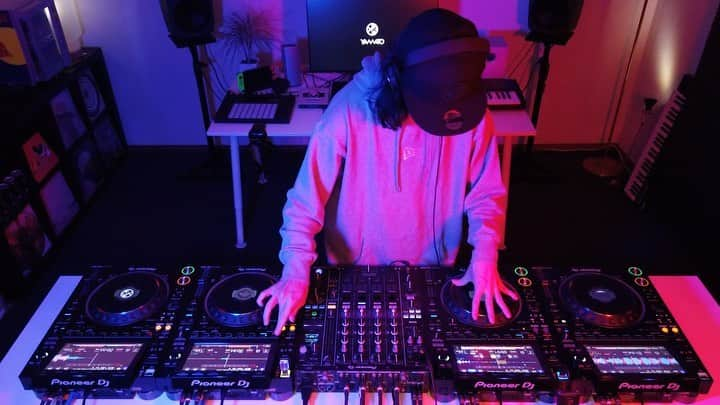 Yamatoのインスタグラム：「- Pioneer DJ CDJ-3000 4-Decks - 28 Tracks in 5 Minutes / DJ Mix #3 -  Check out my new dj mix on 4 CDJ-3000s.」