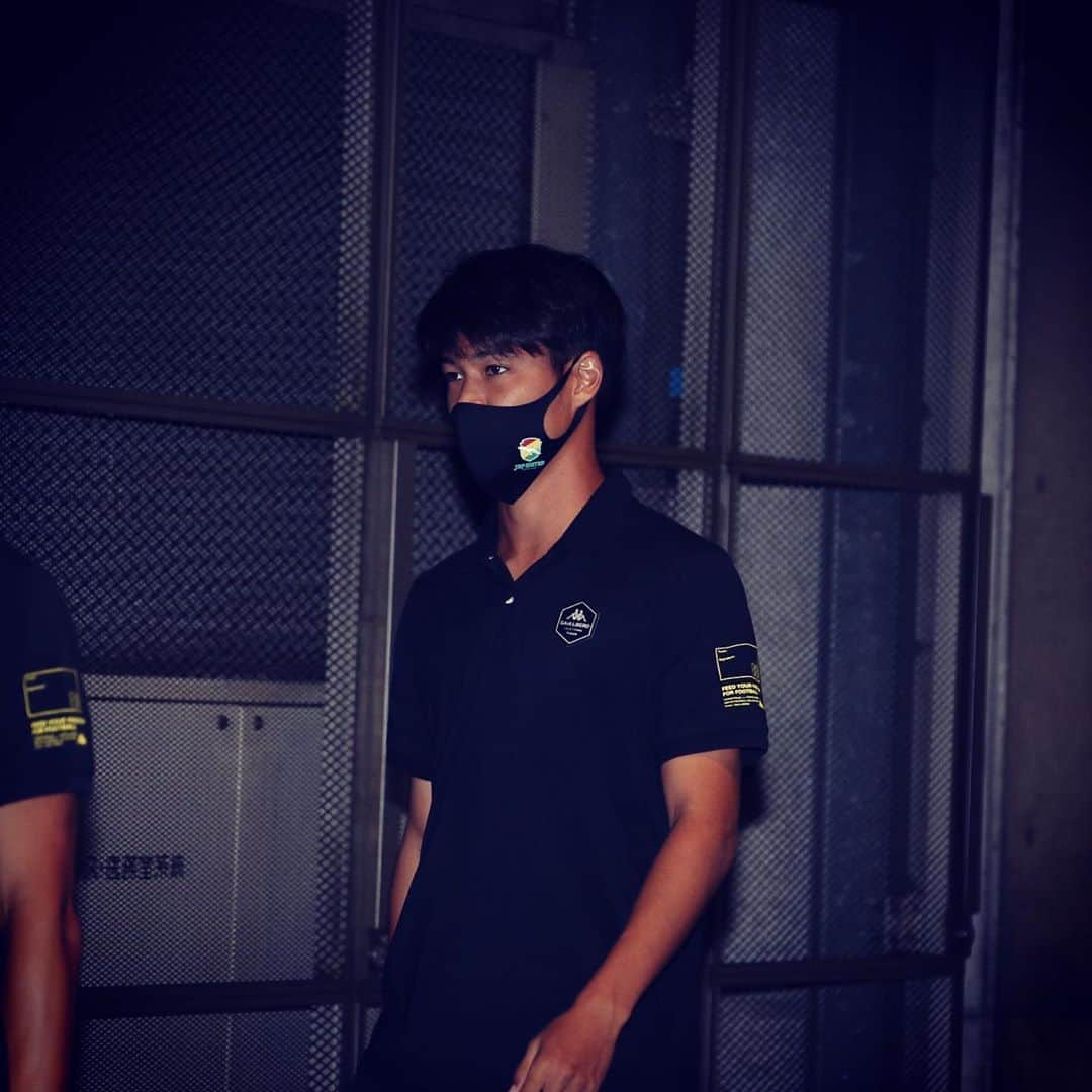 ジェフユナイテッド市原・千葉のインスタグラム：「選手がスタジアムに到着しました🏟🚌💨  #jefunited #ジェフ千葉 #WINBYALL」