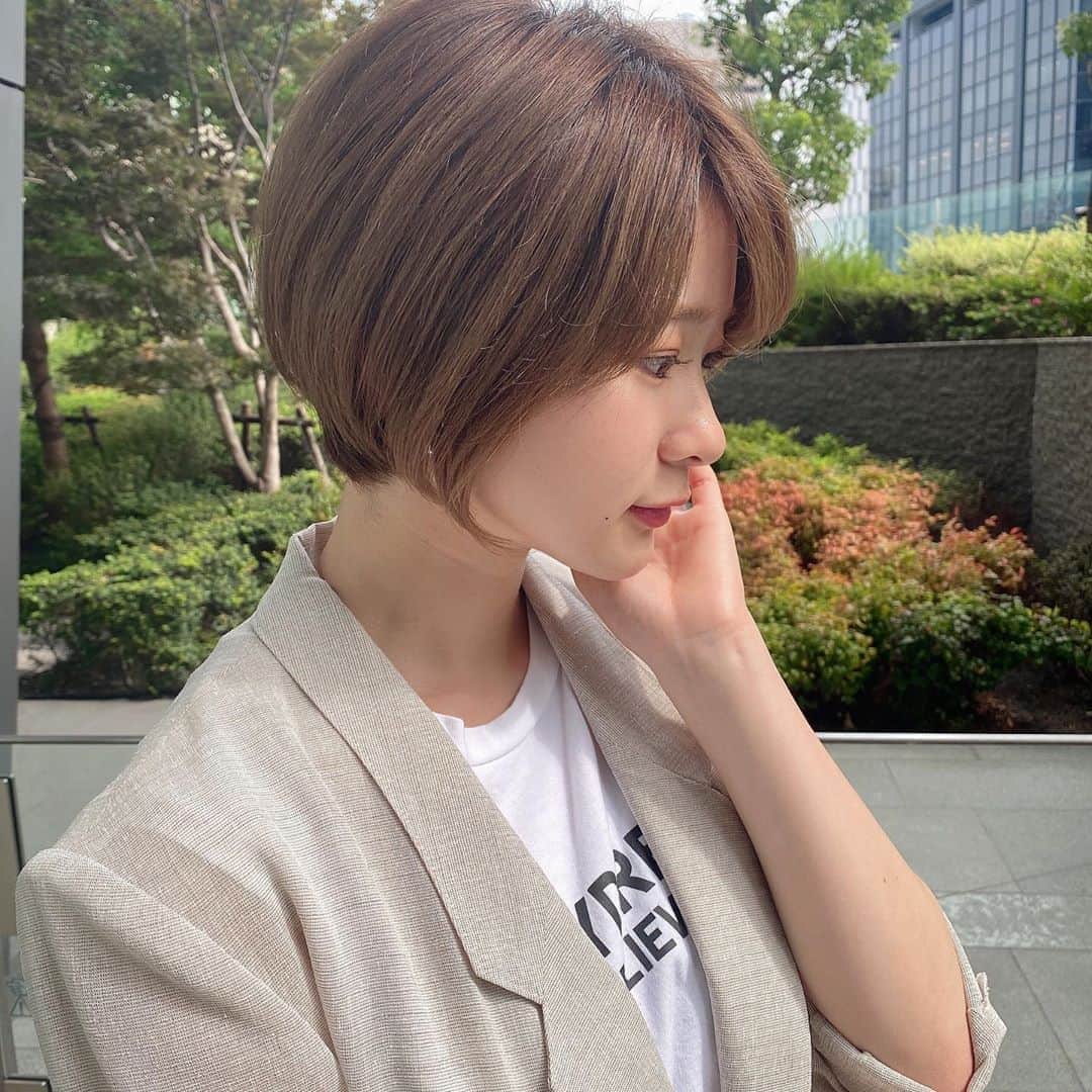 よしかわはるなのインスタグラム：「. #サロンモデル #サロモ #名古屋サロモ #名古屋 #モデル #名古屋サロンモデル #撮影 #撮影モデル #ショートヘアアレンジ #ショートアレンジ #ショートカット #ショートヘア #ショート #ヘア #ヘアアレンジ #ヘアスタイル #ヘアカラー #ブリーチ #salon #salonmodel #model #shorthair #hair #haircolor #hairstyles」