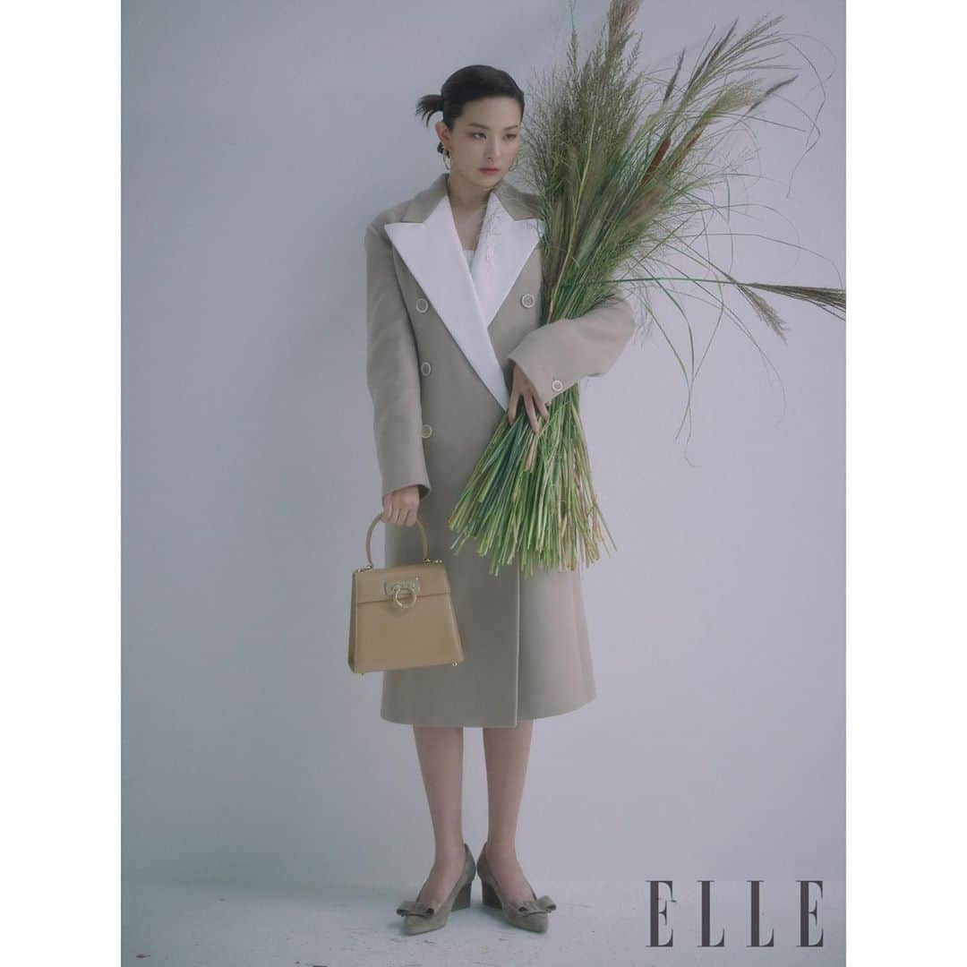 スルギさんのインスタグラム写真 - (スルギInstagram)「@ellekorea @ferragamo  엘르 10월호」9月23日 18時14分 - hi_sseulgi