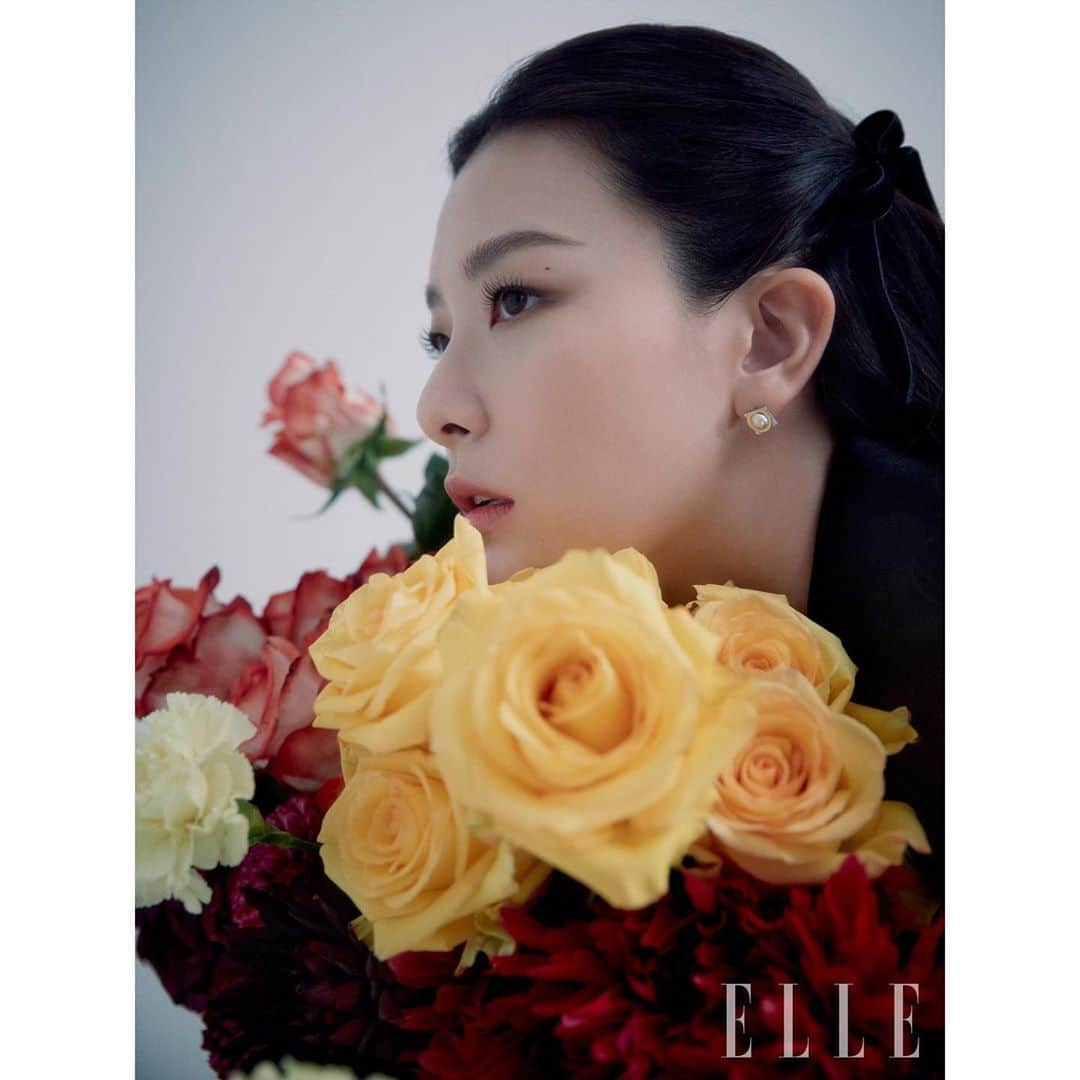 スルギさんのインスタグラム写真 - (スルギInstagram)「@ellekorea @ferragamo  엘르 10월호」9月23日 18時14分 - hi_sseulgi