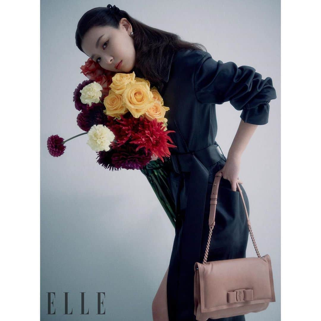 スルギさんのインスタグラム写真 - (スルギInstagram)「@ellekorea @ferragamo  엘르 10월호」9月23日 18時14分 - hi_sseulgi