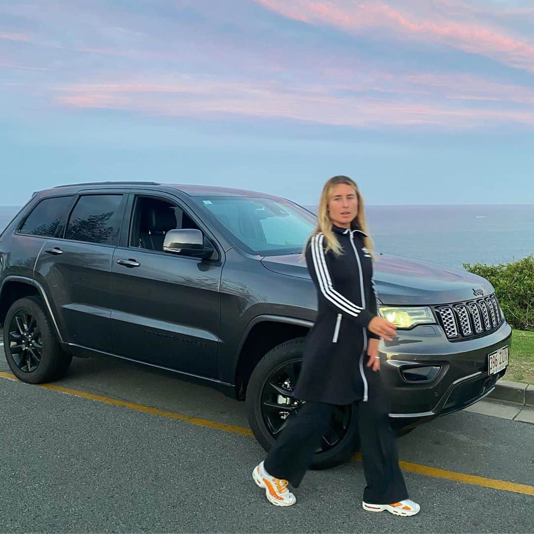 ニッキ・バン ダイクさんのインスタグラム写真 - (ニッキ・バン ダイクInstagram)「@jeep @jeepaustralia #ad」9月23日 18時16分 - nikkivandijk