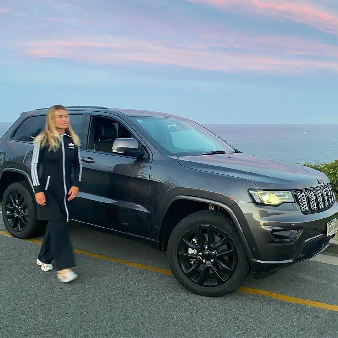 ニッキ・バン ダイクのインスタグラム：「@jeep @jeepaustralia #ad」