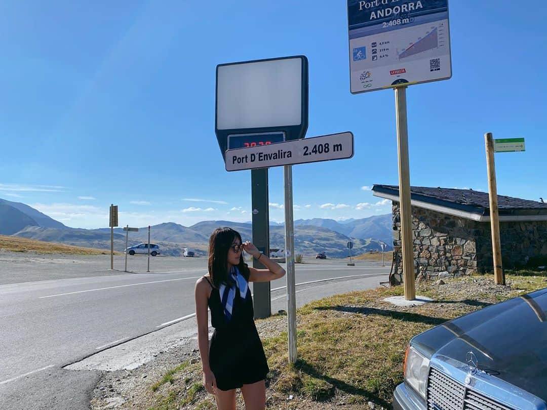 上枝恵美加さんのインスタグラム写真 - (上枝恵美加Instagram)「苦しんで山脈名覚えてる小学校の頃の私へ。将来ピレネー山脈に足を踏み入れるんやって！！ #地理苦手 #心が浄化された #ピレネー #portdenvalira #2408 #Andorra」9月23日 18時31分 - emika_kamieda
