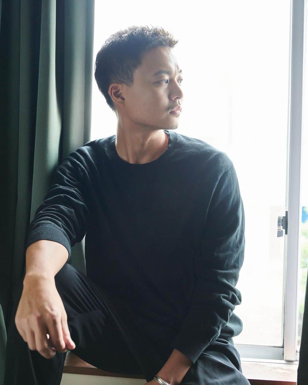 花田優一のインスタグラム：「、  ----------------------  - 2020年9月27日配信リリース﻿ - アーティスト: 花田優一﻿ - タイトル : 純青﻿ ﻿ ﻿ Follow 花田優一:﻿ Official HP - https://www.yuichi-hanada.co.jp﻿ Instagram - https://www.instagram.com/yuichihanada_official/﻿ iTunes - 9月27日公開﻿ Spotify - 9月27日公開﻿ ﻿ Music﻿ - Music - Marchin / Osamu Nishimoto / Yuichi Hanada﻿ - Word - Yuichi Hanada﻿ - Piano - Daichi Kanno﻿ - Recorded & Mixed - Ryota Takeya at STS studio - Jacket Design - Yuichi Hanada﻿ ﻿ MV﻿ - Executive Producers - Jin Ohashi / Yuichi Hanada﻿ - Director - Jin Ohashi﻿ - Director of Animation - Masafumi Ishikawa﻿ - Assistant of Direction - Toshihiro Hanyu﻿ - Assistant of Camera- Toshitaka Okada﻿ - Hair and Makeup - Yoshimi Watanabe﻿ - Stylist - Yuichi Hanada﻿ ﻿ - Production Company - GREEN-PEACE Records﻿ - Production Supervisor - YURI﻿ - Production Assistant - Kanae Sawamura﻿ - Assistant of Graphic Design - Daiki Kitajima  @green_peace_records   #greenpeacerecords」